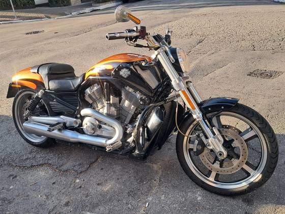 HARLEY-DAVIDSON V-ROD MUSCLE 